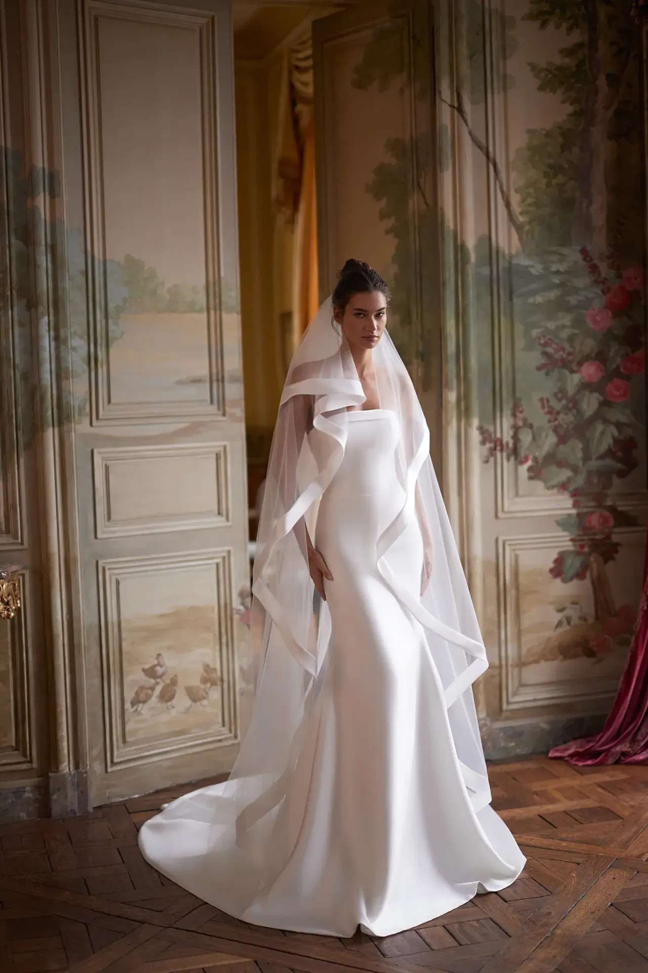 Natalie hosszú katedrális fátyol széles szatén-szerű merevített szegéllyel