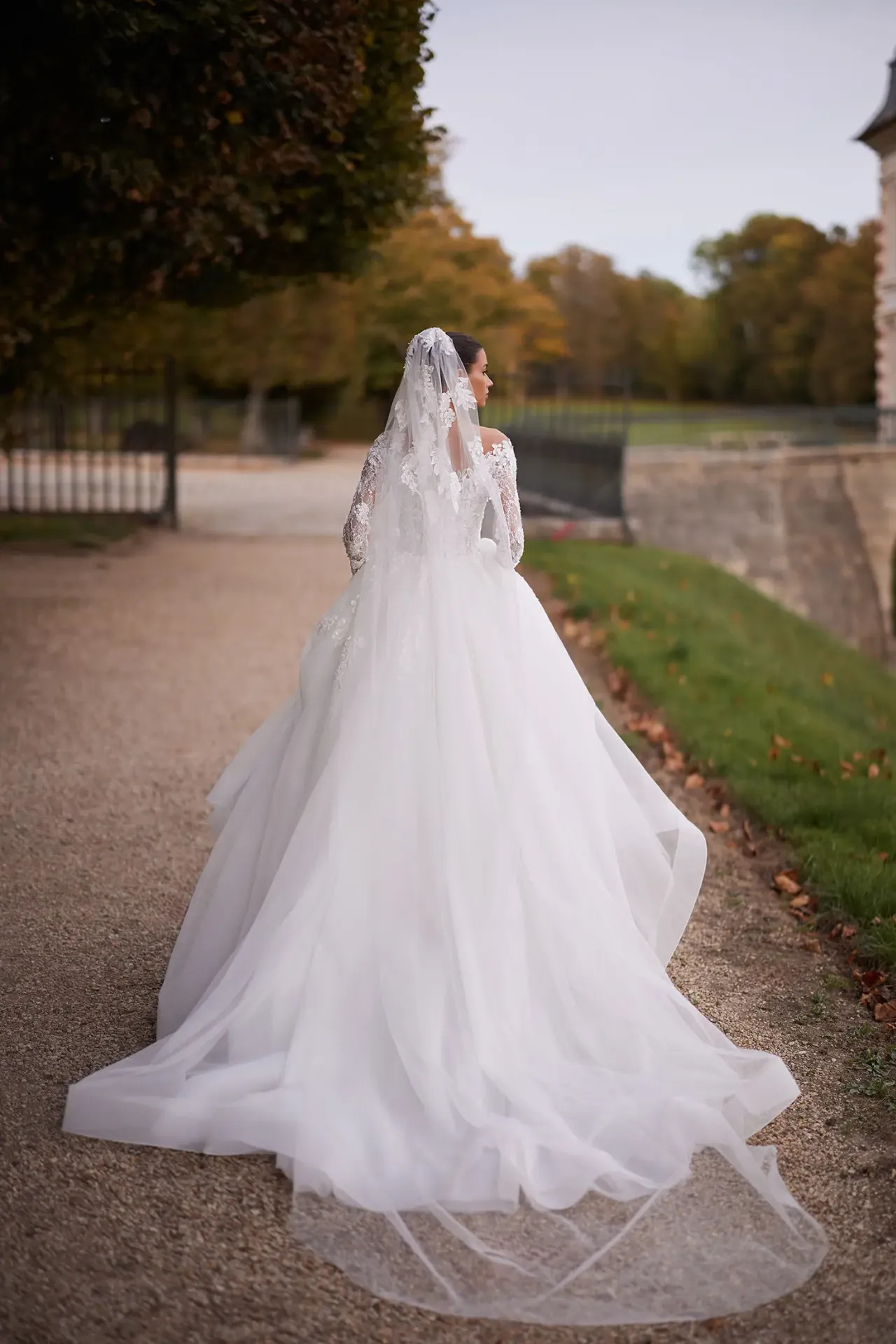 Merseille hosszú katedrális menyasszonyi fátyol gazdag virágos csipke szegéllyel