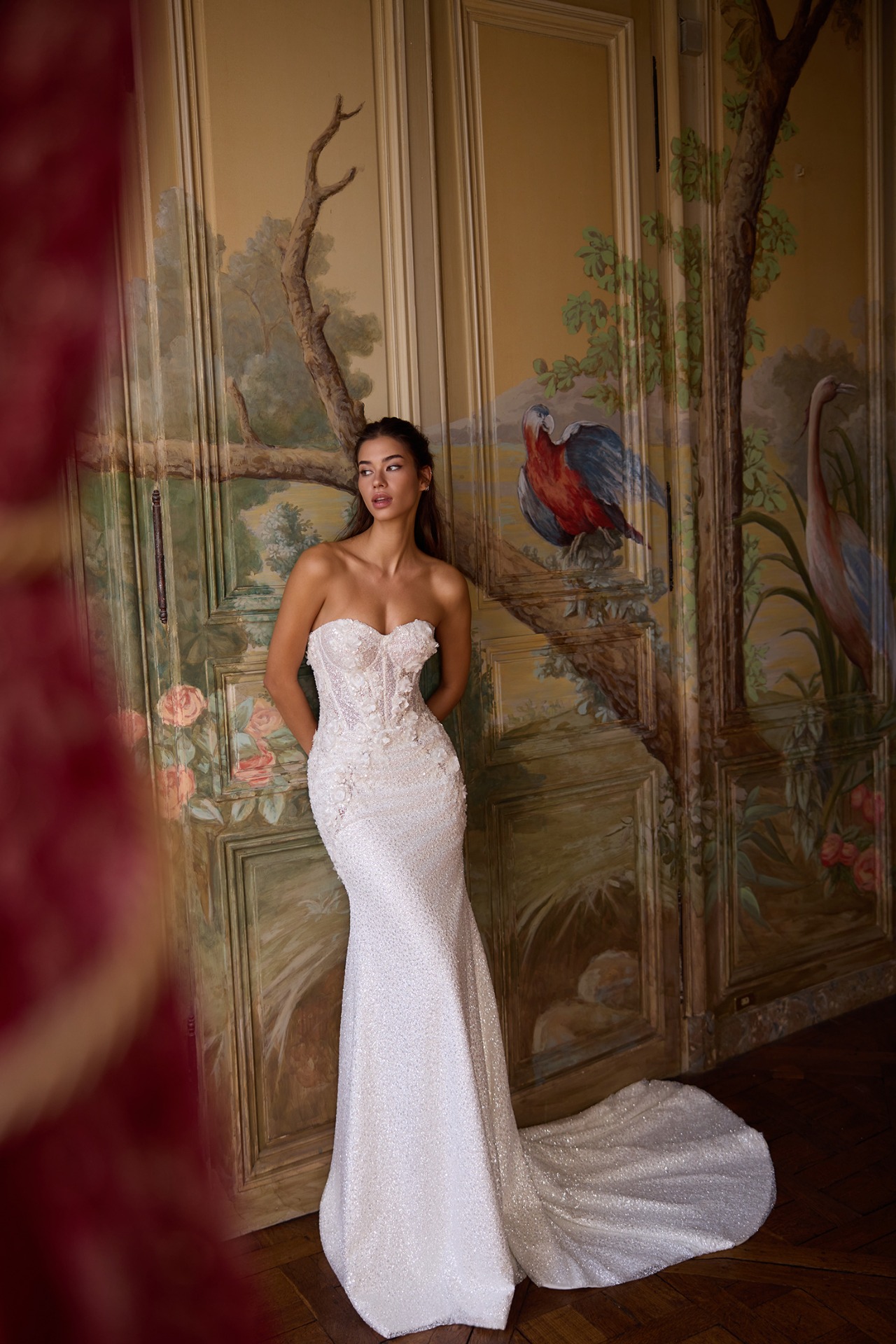 Janice sellő fazonú menyasszonyi ruha pánt nélküli fűzővel és 3D virágdíszítéssel a Holdfény Szalonban, Cegléden